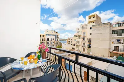 Image de GetawaysMalta - Seashells Appartement de 2 chambres Bugibba