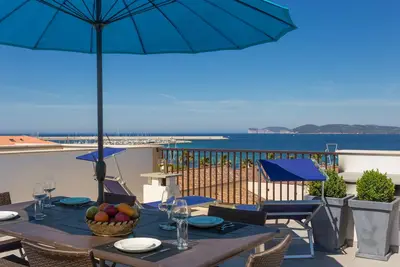 Image de Penthouse fleur vue mer avec grande terrasse