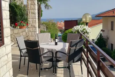 Appartement de deux chambres avec la terrasse et la vue sur le mer Rabac, Labin (A-13151-a)