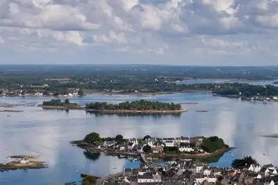 Image de Maison en Pierre à Belz - 3 Pièces, 4 Pers, Proche Saint-Cado, Wifi, Mer à Pied, Sentiers Côtiers