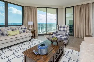 Image de Phoenix Ix _ Deux chambres _ Gulf Front Condo 902