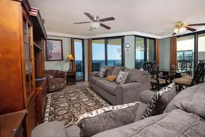 Image de Phoenix 3 ~ Trois chambres ~ Forte demande ~ Balcon en front de mer