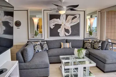 Image de Luxueux, concepteur rénové, Oceanfront Condo au Mana Kai Maui