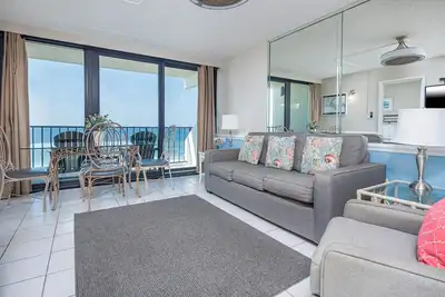 Image de Front De La Plage! Condo en forte demande! * Nuits Gratuites! *