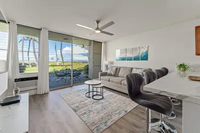 Image de Budget Friendly Oceanfront Condo, Des couchers de soleil imbattables!