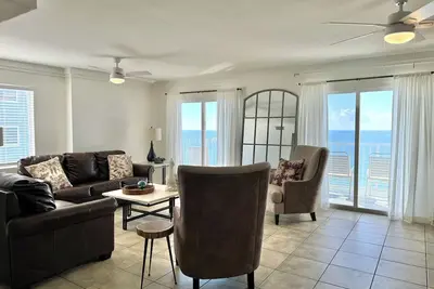 Image de Nouveau remodeler! | Unique 2 chambres 3 salles de bains Gulf Front Condo | Reserve maintenant!