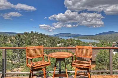 Image de Quelle vue: Castle Glen Estates: Lake & Mountain Views! Jacuzzi! Bbq au propane! Ping pong! <br>