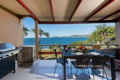 Image de Récemment r��nové 3 Br Ocean Front Condo à Flamingo!
