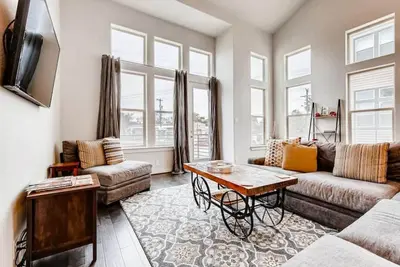 Image de Spacieux 5 Bed Home In Central Sa - 2 blocs de la brasserie Pearl et Riverwalk