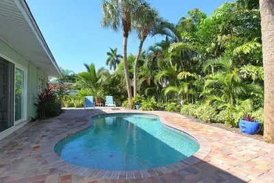 Image de Shell Cottage- maison de style en Floride près de la plage. <br>S'il vous plaît contacter pour la disponibilité supplémentaire