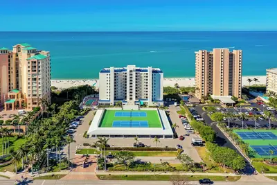 Image de Penthouse en bord de mer rénové! ! Vues! Vues! Vues!
