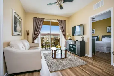 Image de Charme 3br, 2ba condo situé au large de Universal Blvd! ! !