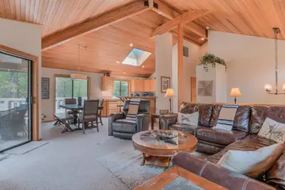 Maison de vacances spacieuse avec espace de vie ouvert, 8 laissez-passer Sharc illimités