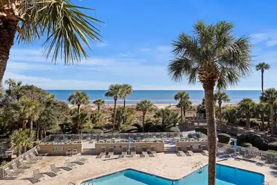 Image de 442 Captains Walk is Direct Oceanfront in Palmetto Dunes - Exceptional Property includes 4 Beach Chairs & Umbrella!