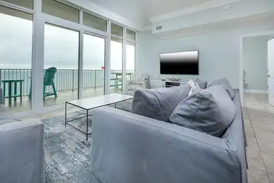 Image de Trois chambres ~ 3 Bain! ! ~ Phoenix Gulf Shores * Sur la plage *