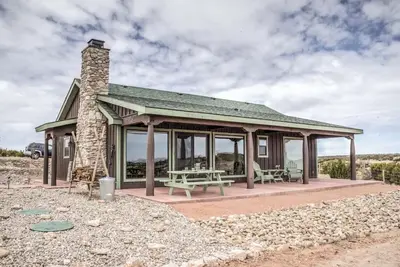 Image de Doves Rest Cabins - Maverick, sur la rive nord