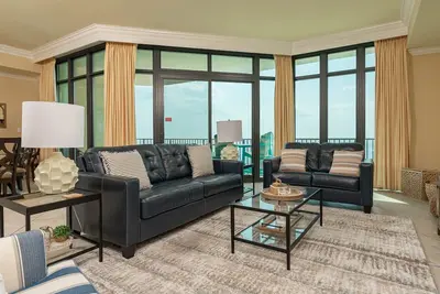 Image de Phoenix West Condo 2505 - Balcon sur la plage