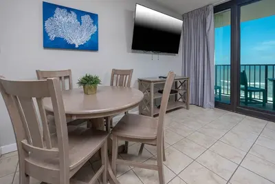 Image de Hôtels Phoenix! ! ! Front De La Plage! ~ Wifi Gratuit - Cuisine complète! !