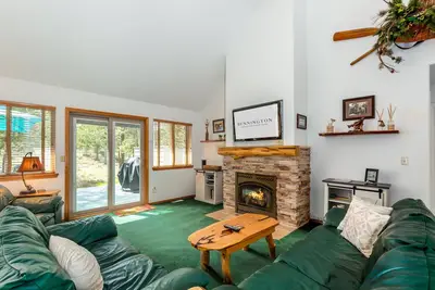 Image de Walk to the River, 7 vélos adultes, 3 suites Master, foyer au gaz - Warb12