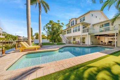 Image de Une superbe grande maison de style Sothern, à quelques minutes de Tampa Bay & City Pier<br><br><br><br><br>Wifi gratuit