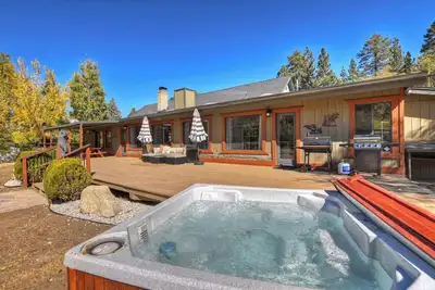 Image de Dreamwood Lodge: Ours Mtn! Billard! 5 suites et 6. 5 salles de bains!