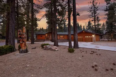 Image de Ponderosa: Près de Bear Mtn & Snow Summit! Table de baby-foot! Bbq au propane! Wifi!