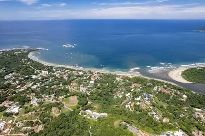 Image de Invitant condo- près de la ville et de la plage, piscine partagée, a \/ c, câble