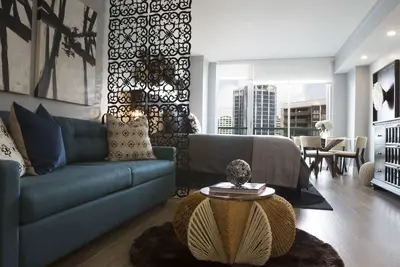 Image de Studio de luxe rénové à Coconut Grove Hotel - vues sur la ville et la baie. . . comprend le parking