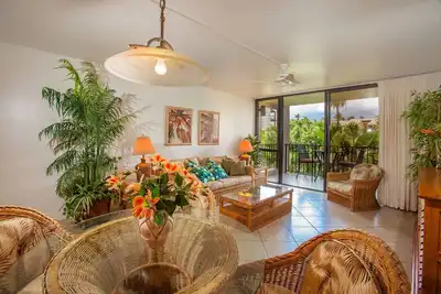 Image de Cinq étoiles de luxe par l'océan première classe Condo a tout. . .