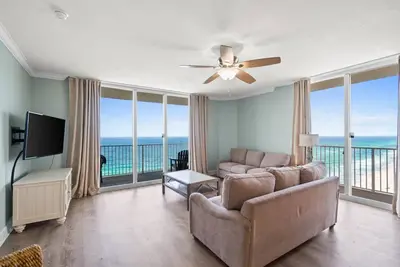 Image de Tidewater Beachfront, 4 Chambres - 12 Personnes! Piscine, bain à remous, piscine intérieure, Plage