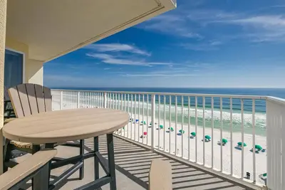 Image de Penthouse Sea Dunes 604, pass activités gratuites! Chaises de plage incluses