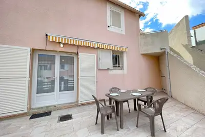 Image de Appartement lumineux avec parking, terrasse et proche plage à Sète!