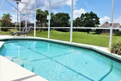 Image de Disney Area - 4 chambres \/ 2 salles de bains piscine maison avec vue sur le golf