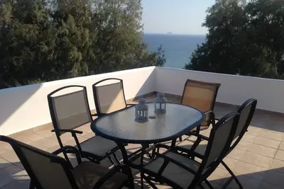 Image de Un Balcon Avec Une Vue Mer ÉTONNANTE