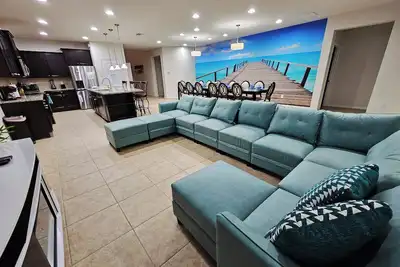 Image de Disney On Budget - Windsor At Westside Resort - Bienvenue dans une villa contemporaine avec 8 lits, 6 salles de bains et piscine - 4 miles de Disney