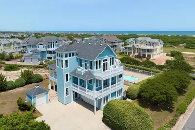 Image de Eye View Bird: maison 6 Br / 4 Ba Corolla, pour 18 personnes