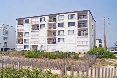Image de MĂŞme Keel 404-Oceanfront 75e St, Elev, W / D, Ac
