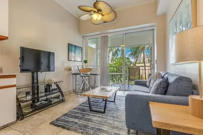 Image de Open Suite w/Park View, Ac, Kitchen, Flat Screen, Washer/Dryer–Waikīkī Shore 214