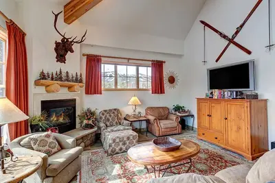 À distance de marche du centre-ville de Breckenridge, bain à remous privé, vue sur la montagne!