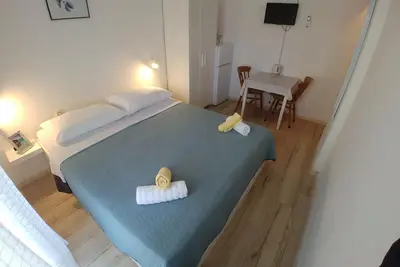 Image de Garçonnière avec le balcon et la vue sur le mer Sali, Dugi otok (As-443-d)