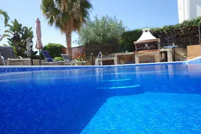 Image de Grande villa près de la baie de corail, vue sur la mer, climatisation, piscine, terrasse sur le toit, Wifi