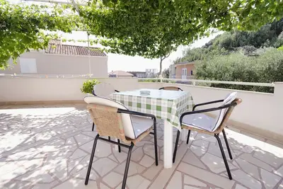 Appartement d'une chambre avec la terrasse et la vue sur le mer Podgora, Makarska (A-2714-b)