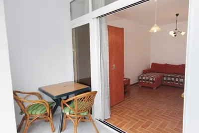 Image de Garçonnière avec la terrasse et la vue sur le mer Njivice, Krk (As-5458-a)