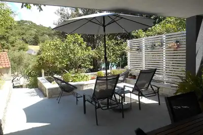 Image de Appartement de deux chambres prés de la plage Zrnovska Banja, Korcula (A-9131-a)