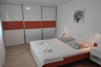 Appartement d'une chambre avec la terrasse et la vue sur le mer Podgora, Makarska (A-2714-a)