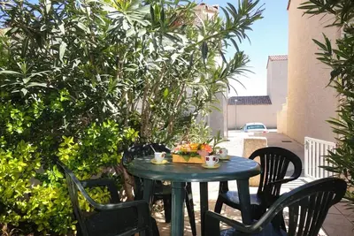 Image de Charmant 2 pièces avec mezzanine, terrasse et piscine - Saint-Pierre-la-Mer, 6 couchages