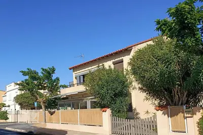 Appartement T3 avec véranda à 100m de la plage, 2 chambres, parking - Narbonne Plage