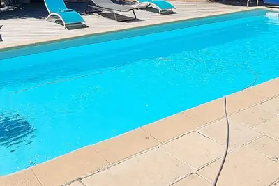 Image de Villa terrasse jardin jeux, piscine 10x4 chauffée, wifi fibre, réduc mai juin