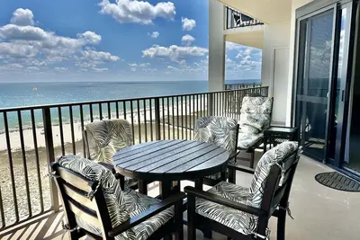 Image de Décoré professionnellement 3 Condo Beachfront au 12ème étage!