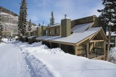 Image de True Ski-In Ski-Out Condo - Magnifique et lumineux condo - Edel
